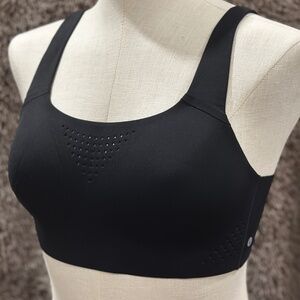 NWOT - Victoria's Secret Sport Bra wireless